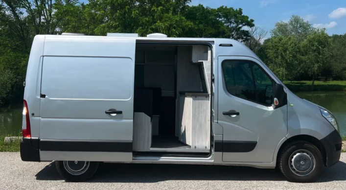 Petroni 2-berth campervan wc