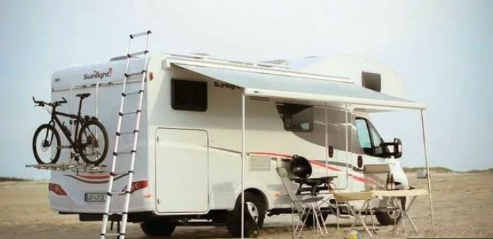 Anywhere Campers 6-berth motorhome shower / wc