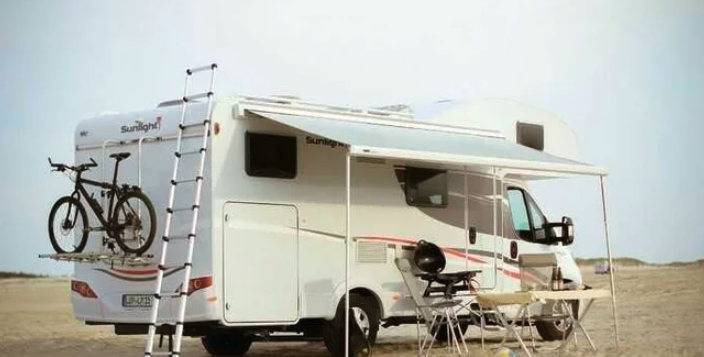 Anywhere Campers 6-berth manual shower / wc