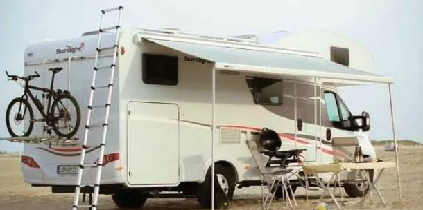 Anywhere Campers 6-berth shower / wc