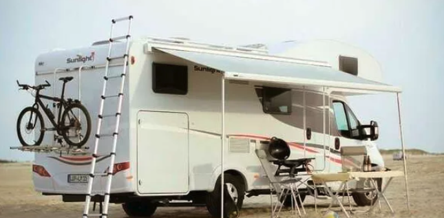 Anywhere Campers 6-berth shower / wc