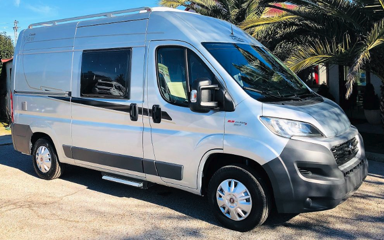 Autocaravan Express 2-berth campervan shower / wc
