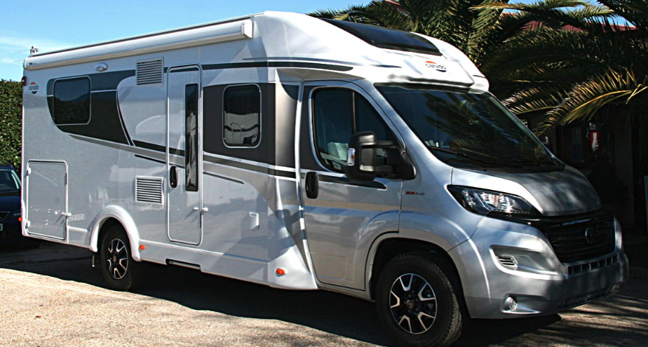 Autocaravan Express 4-berth campervan shower / wc