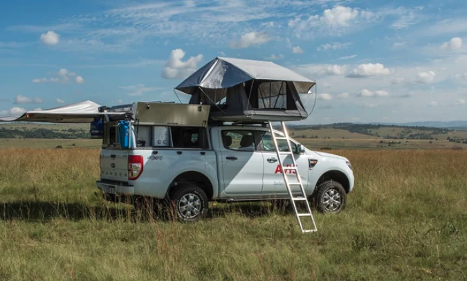 Avis Safari Namibia 4-berth 4x4 double cab with roof tents