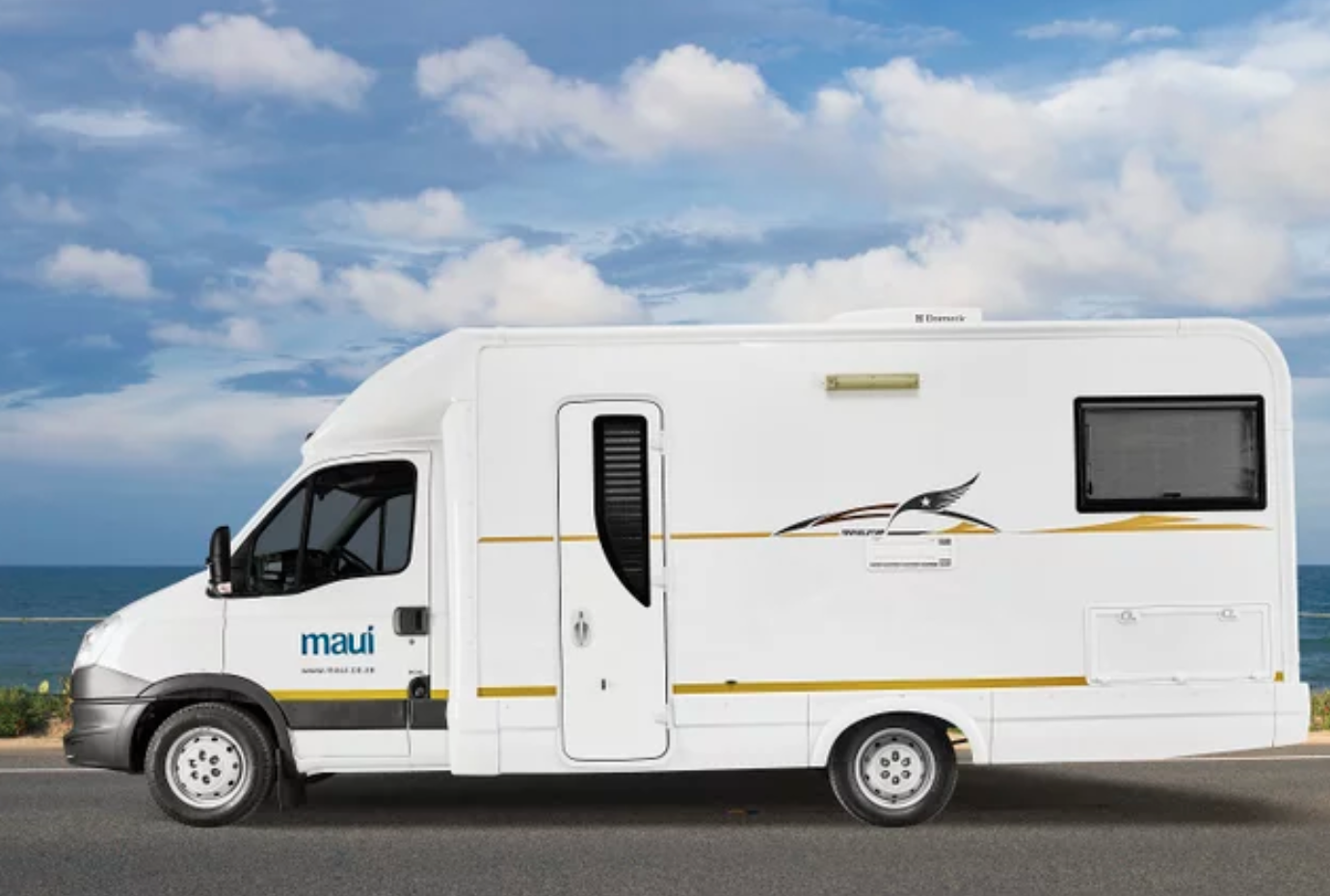 Maui Motorhomes ZA 4-berth motorhome shower / wc