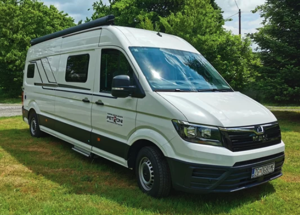 Petroni 2 + 1 berth campervan shower / wc