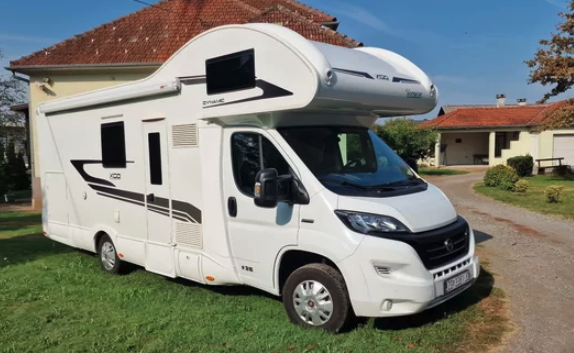Petroni 6-berth motorhome shower / wc