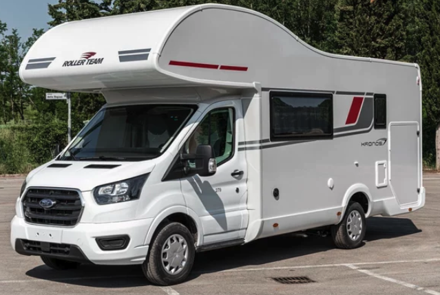 Petroni 8-berth motorhome shower / wc